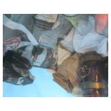 (F-2) Tote of Assorted Glass Decor/... (F-2) Tote of Assorted Glass Decor/...