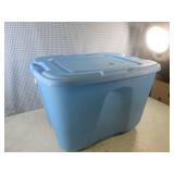 (F-2) Tote of Assorted Glass Decor/... (F-2) Tote of Assorted Glass Decor/...