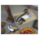 (F-2) Assorted Wall Decor... (F-2) Assorted Wall Decor...