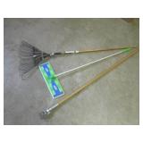 (BR2) Swiffer Mop, Yard Rake and Mo... (BR2) Swiffer Mop, Yard Rake and Mo...