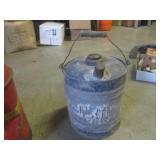 (EW4) 4 Vintage Gas/Oil Cans ... (EW4) 4 Vintage Gas/Oil Cans ...