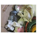 (EW5) Assorted Figures, Clock, 2 Wo... (EW5) Assorted Figures, Clock, 2 Wo...