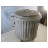 (EC1) Vintage Metal Waste/Ash Can w... (EC1) Vintage Metal Waste/Ash Can w...