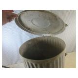 (EC1) Vintage Metal Waste/Ash Can w... (EC1) Vintage Metal Waste/Ash Can w...