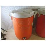 (EW6) 2 Rubbermaid 5-Gallon Beverag... (EW6) 2 Rubbermaid 5-Gallon Beverag...
