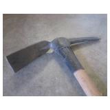 (G-1) YardWorks Pickaxe... (G-1) YardWorks Pickaxe...