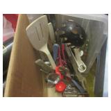 (RM4) Assorted Kitchen Items... (RM4) Assorted Kitchen Items...