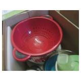 (RM4) Assorted Kitchen Items... (RM4) Assorted Kitchen Items...