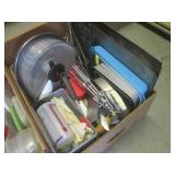 (RM1) Assorted Kitchen Items... (RM1) Assorted Kitchen Items...