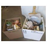(FS) 2 Unsorted Boxes of Decor... (FS) 2 Unsorted Boxes of Decor...