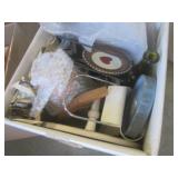 (FS) 2 Unsorted Boxes of Decor... (FS) 2 Unsorted Boxes of Decor...