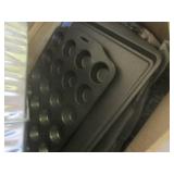(EW5) 2 Boxes of Assorted Kitchen I... (EW5) 2 Boxes of Assorted Kitchen I...