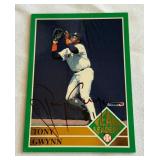 Tony Gwynn Signed 1992 Fleer Team Leaders #7 Baseball Card