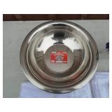 Stainless bowl with towels & cleaning cloth. As shown.