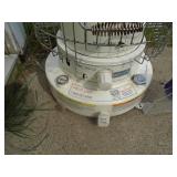 Kerosene heater. Lightly used. Tested & works. As shown.