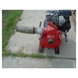 Homelite 5 hp Briggs water pump. Used condition. Tested & works. As shown.