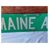 Maine Avenue Street Signs