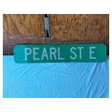 Pearl Street Sign