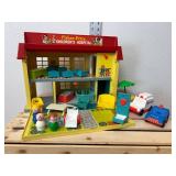 Vintage 1974 Fisher Price Little People Play Family A-Frame House Lodge – With Lots of Extra Accessories Vintage 1974 Fisher Price Little People Play Family A-Frame House Lodge – With Lots of Extra Accessories