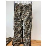 New W/O Tags Men’s XL Rocky Venture Waterproof Camo Hunting Wear – Jacket & Pants (Two-Piece Set) New W/O Tags Men’s XL Rocky Venture Waterproof Camo Hunting Wear – Jacket & Pants (Two-Piece Set)