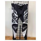 New W/O Tags Men’s Size 40 FXR Revo MX Snowmobile Racing Pants – Racing Division Snowmobile (Black/White) New W/O Tags Men’s Size 40 FXR Revo MX Snowmobile Racing Pants – Racing Division Snowmobile (Black/White)