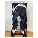 New W/O Tags Men’s Size 40 FXR Revo MX Snowmobile Racing Pants – Racing Division Snowmobile (Black/White) New W/O Tags Men’s Size 40 FXR Revo MX Snowmobile Racing Pants – Racing Division Snowmobile (Black/White)