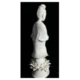 Pair of Porcelain Statues of Kwan Yin/Quan Yin from the 1940 Pair of Porcelain Statues of Kwan Yin/Quan Yin from the 1940
