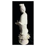 Pair of Porcelain Statues of Kwan Yin/Quan Yin from the 1940 Pair of Porcelain Statues of Kwan Yin/Quan Yin from the 1940