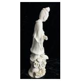 Pair of Porcelain Statues of Kwan Yin/Quan Yin from the 1940 Pair of Porcelain Statues of Kwan Yin/Quan Yin from the 1940
