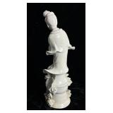 Pair of Porcelain Statues of Kwan Yin/Quan Yin from the 1940 Pair of Porcelain Statues of Kwan Yin/Quan Yin from the 1940