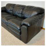 Shanelle Elegance Onyx Leather Sofa from Horizons by Palliser with Leather Care System Shanelle Elegance Onyx Leather Sofa from Horizons by Palliser with Leather Care System