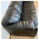 Shanelle Elegance Onyx Leather Sofa from Horizons by Palliser with Leather Care System Shanelle Elegance Onyx Leather Sofa from Horizons by Palliser with Leather Care System