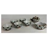 Vintage Kutani Japanese Tea Set with Teapot, 5 Cups and Cold Water Pot - Floral with Gold Trim Vintage Kutani Japanese Tea Set with Teapot, 5 Cups and Cold Water Pot - Floral with Gold Trim