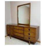 Mid Century Modern 9 Drawer Dresser with Mirror by Stanley Furniture Co. 1960 Mid Century Modern 9 Drawer Dresser with Mirror by Stanley Furniture Co. 1960