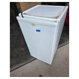 Whirlpool Dorm Sized Refrigerator (Works) Whirlpool Dorm Sized Refrigerator (Works)