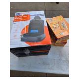 2 Boxes Handwarmers & 2 Carshion Seat Warmer (UNUSED) 2 Boxes Handwarmers & 2 Carshion Seat Warmer (UNUSED)