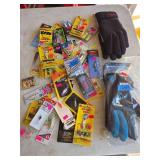 Kinco/Clam Ice Gloves & Pan Fish Lures/Tackle (UNUSED) Kinco/Clam Ice Gloves & Pan Fish Lures/Tackle (UNUSED)