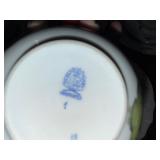 Herend Rothschild Bird China Dinnerware Set with Bird and Butterfly Design - Gold Rimmed Herend Rothschild Bird China Dinnerware Set with Bird and Butterfly Design - Gold Rimmed