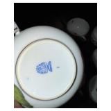 Herend Rothschild Bird China Dinnerware Set with Bird and Butterfly Design - Gold Rimmed Herend Rothschild Bird China Dinnerware Set with Bird and Butterfly Design - Gold Rimmed