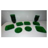 Vintage Green Depression Glass Dinnerware Set - 16 Pieces Vintage Green Depression Glass Dinnerware Set - 16 Pieces