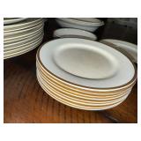 Elegant Fine China Dinnerware Set with Gold Trim - Multi-piece Collection Elegant Fine China Dinnerware Set with Gold Trim - Multi-piece Collection