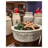 Vintage Holiday-Themed Pottery Collection with Festive Designs Vintage Holiday-Themed Pottery Collection with Festive Designs