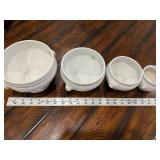 Set of 4 White Vintage Ceramic French Lion Set of 4 White Vintage Ceramic French Lion