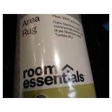 Area Rug - Room Essentials 4 x 5.6 Area Rug - Room Essentials 4 x 5.6