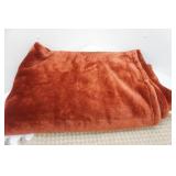 Home Decor Lot: Rug & Floating Shelves