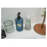 Bathroom Lot: shower shelf, paper towel holder