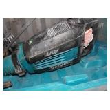 Makita HM1214C AVT Demolition Hammer Makita HM1214C AVT Demolition Hammer
