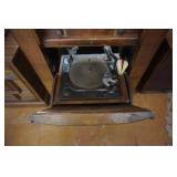 Philco Model 41-608 Vintage Record Player With Radio