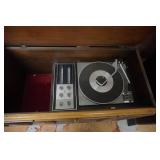 RCA Victor Vintage Stereo Wood Console Record Player & Radio