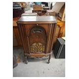 Coronado Vintage Wood Console Radio Cabinet  Missing Dials